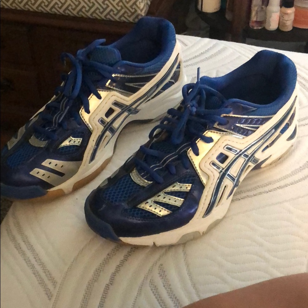 volleyball shoes